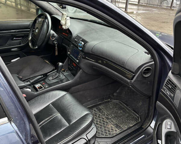 Синий БМВ 5 Серия, объемом двигателя 2.5 л и пробегом 482 тыс. км за 4500 $, фото 10 на Automoto.ua