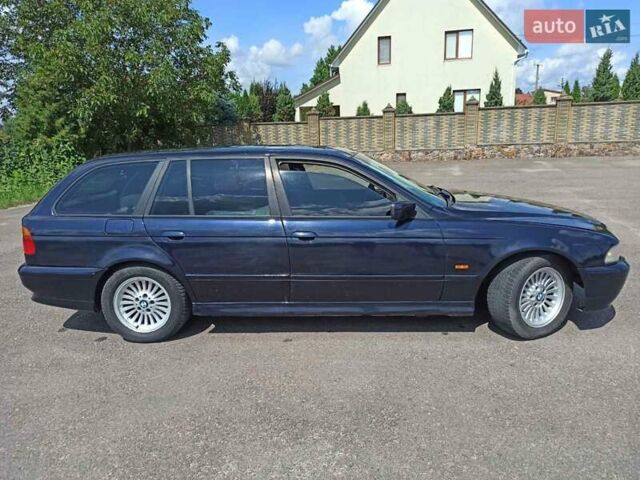 Синий БМВ 5 Серия, объемом двигателя 2.5 л и пробегом 425 тыс. км за 5600 $, фото 3 на Automoto.ua