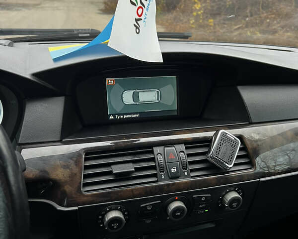 Синий БМВ 5 Серия, объемом двигателя 3 л и пробегом 345 тыс. км за 8500 $, фото 13 на Automoto.ua