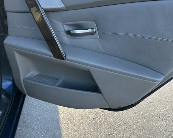 Синий БМВ 5 Серия, объемом двигателя 2.5 л и пробегом 310 тыс. км за 6500 $, фото 27 на Automoto.ua