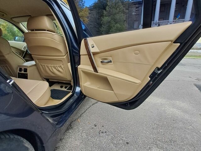 Синій БМВ 5 Серія, об'ємом двигуна 3 л та пробігом 412 тис. км за 10200 $, фото 16 на Automoto.ua