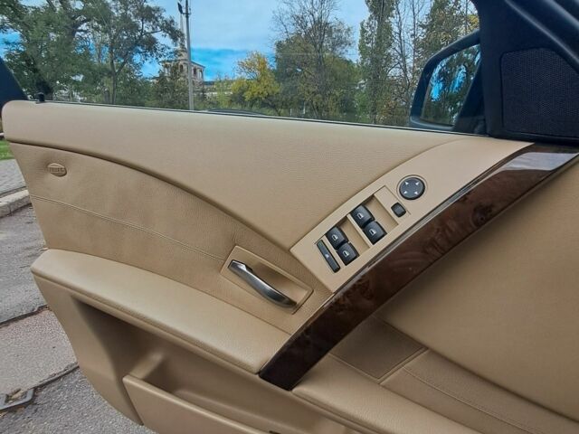 Синій БМВ 5 Серія, об'ємом двигуна 3 л та пробігом 412 тис. км за 10200 $, фото 4 на Automoto.ua