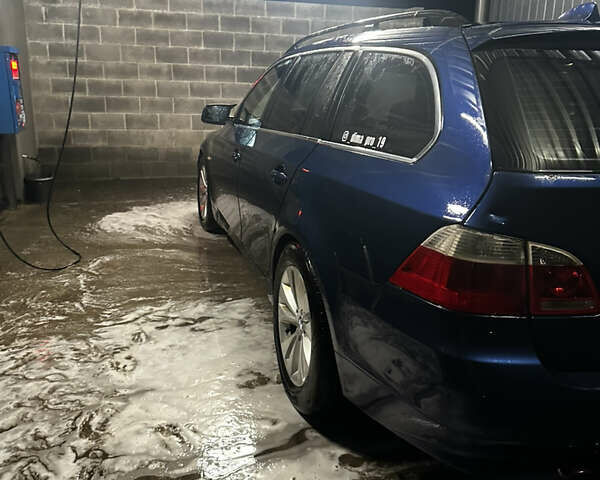 Синий БМВ 5 Серия, объемом двигателя 3 л и пробегом 300 тыс. км за 3500 $, фото 1 на Automoto.ua
