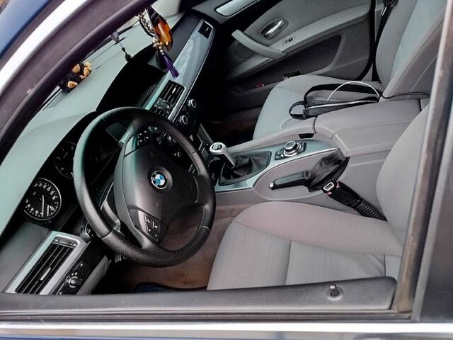 Синій БМВ 5 Серія, об'ємом двигуна 2 л та пробігом 50 тис. км за 7500 $, фото 2 на Automoto.ua