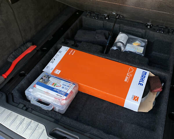 Синий БМВ 5 Серия, объемом двигателя 2 л и пробегом 262 тыс. км за 13400 $, фото 8 на Automoto.ua