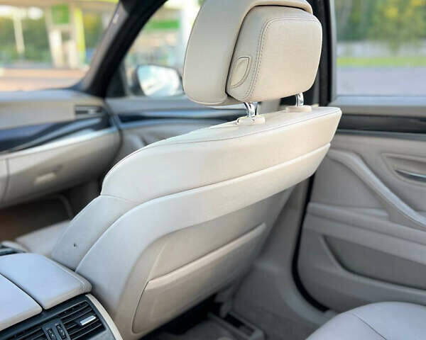 Синій БМВ 5 Серія, об'ємом двигуна 2 л та пробігом 300 тис. км за 12900 $, фото 10 на Automoto.ua