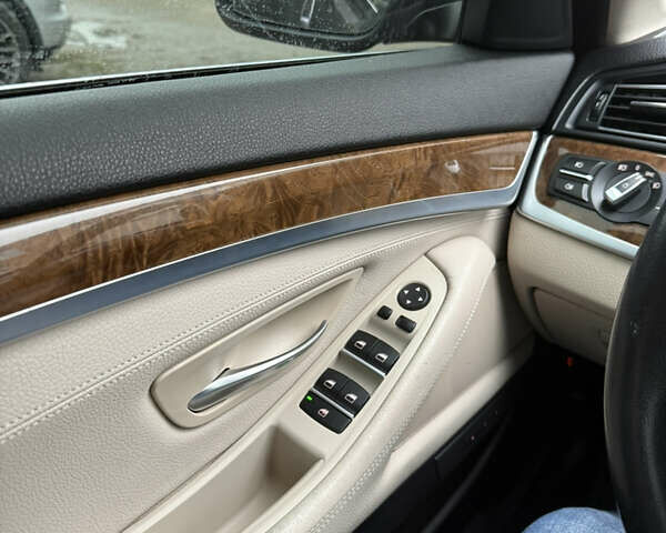 Синій БМВ 5 Серія, об'ємом двигуна 2 л та пробігом 331 тис. км за 14000 $, фото 54 на Automoto.ua