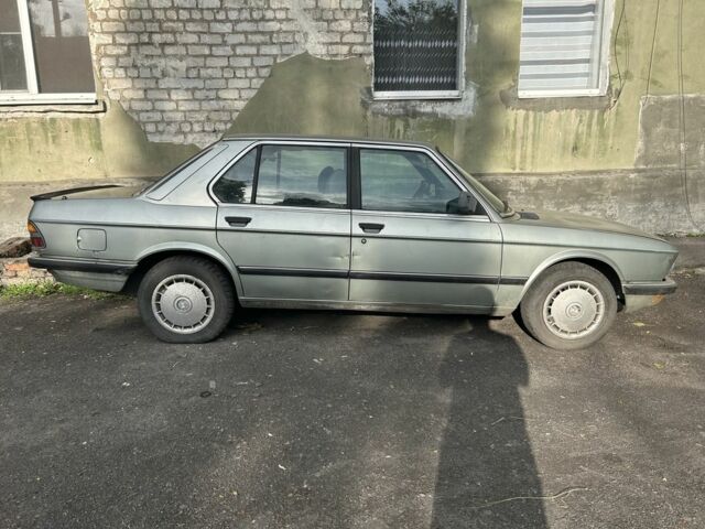 Зеленый БМВ 5 Серия, объемом двигателя 2 л и пробегом 1000 тыс. км за 600 $, фото 5 на Automoto.ua