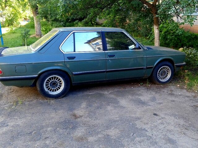 Зеленый БМВ 5 Серия, объемом двигателя 2 л и пробегом 262 тыс. км за 1000 $, фото 3 на Automoto.ua