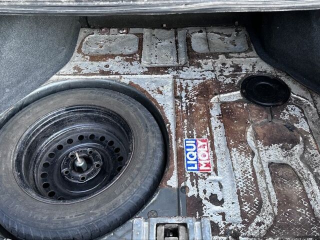 Зелений БМВ 5 Серія, об'ємом двигуна 2 л та пробігом 280 тис. км за 1400 $, фото 10 на Automoto.ua