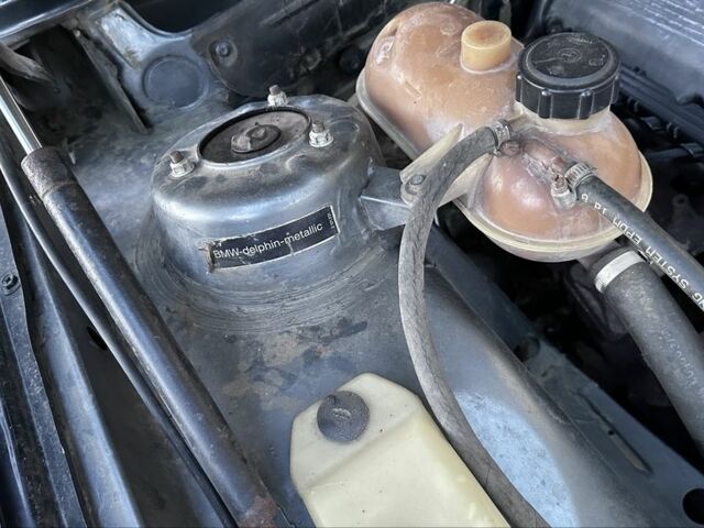 Зелений БМВ 5 Серія, об'ємом двигуна 2 л та пробігом 280 тис. км за 1400 $, фото 18 на Automoto.ua