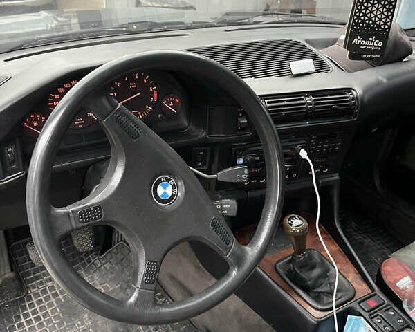 Зеленый БМВ 5 Серия, объемом двигателя 2.5 л и пробегом 300 тыс. км за 2500 $, фото 10 на Automoto.ua