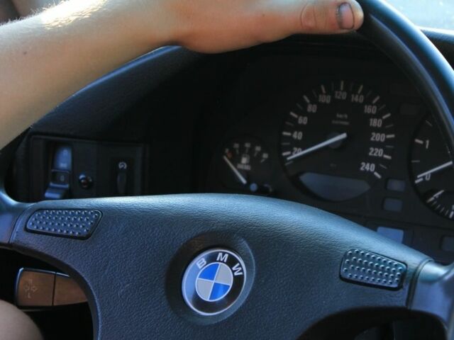 Зеленый БМВ 5 Серия, объемом двигателя 0 л и пробегом 310 тыс. км за 3000 $, фото 3 на Automoto.ua