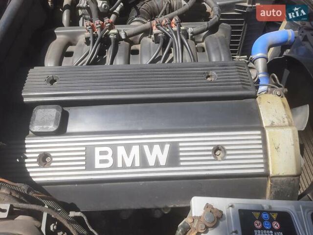 Зелений БМВ 5 Серія, об'ємом двигуна 2.5 л та пробігом 369 тис. км за 3000 $, фото 4 на Automoto.ua