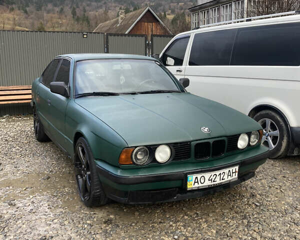 Зеленый БМВ 5 Серия, объемом двигателя 2 л и пробегом 312 тыс. км за 1800 $, фото 1 на Automoto.ua