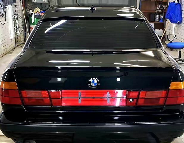 Зеленый БМВ 5 Серия, объемом двигателя 2 л и пробегом 350 тыс. км за 1800 $, фото 3 на Automoto.ua