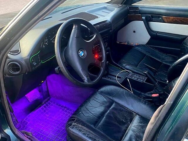 Зелений БМВ 5 Серія, об'ємом двигуна 3.4 л та пробігом 240 тис. км за 2300 $, фото 7 на Automoto.ua