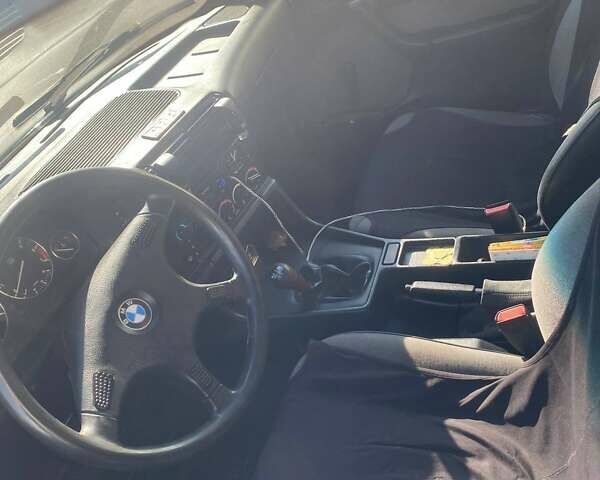 Зеленый БМВ 5 Серия, объемом двигателя 2 л и пробегом 260 тыс. км за 3800 $, фото 5 на Automoto.ua