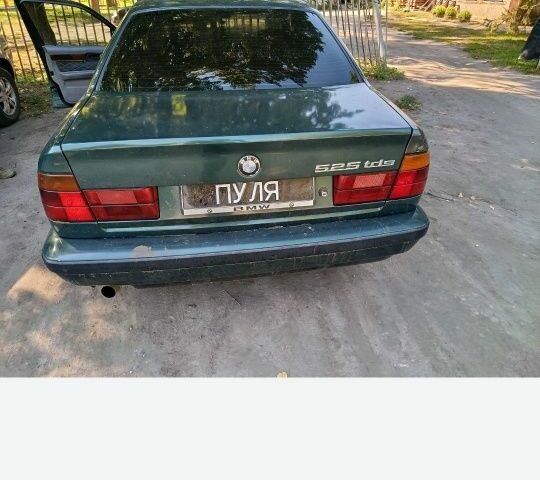 Зелений БМВ 5 Серія, об'ємом двигуна 2.5 л та пробігом 100 тис. км за 2100 $, фото 2 на Automoto.ua