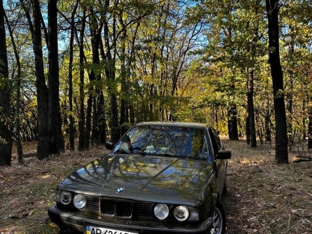 Зеленый БМВ 5 Серия, объемом двигателя 2.5 л и пробегом 300 тыс. км за 2500 $, фото 1 на Automoto.ua