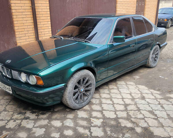 Зеленый БМВ 5 Серия, объемом двигателя 2.5 л и пробегом 400 тыс. км за 2500 $, фото 1 на Automoto.ua