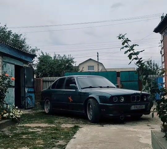 Зеленый БМВ 5 Серия, объемом двигателя 2 л и пробегом 450 тыс. км за 3000 $, фото 2 на Automoto.ua