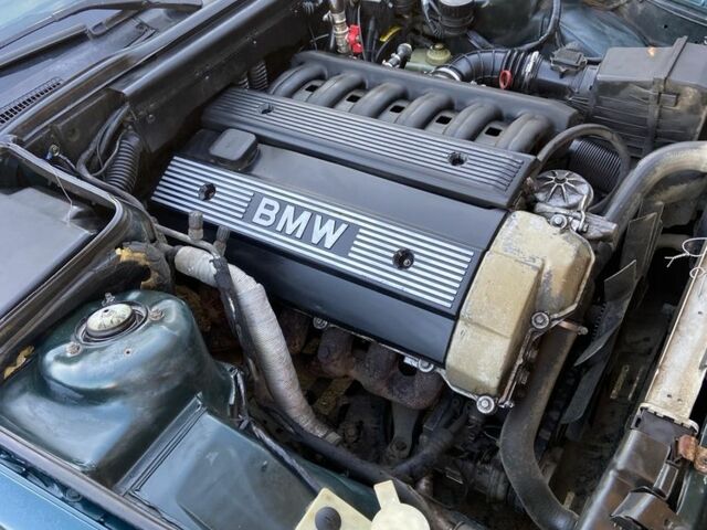 Зеленый БМВ 5 Серия, объемом двигателя 2 л и пробегом 300 тыс. км за 3600 $, фото 6 на Automoto.ua