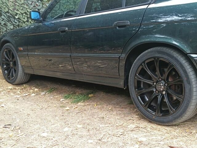 Зеленый БМВ 5 Серия, объемом двигателя 2 л и пробегом 500 тыс. км за 4500 $, фото 2 на Automoto.ua