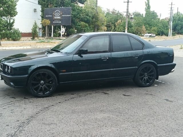 Зеленый БМВ 5 Серия, объемом двигателя 2 л и пробегом 500 тыс. км за 4500 $, фото 1 на Automoto.ua