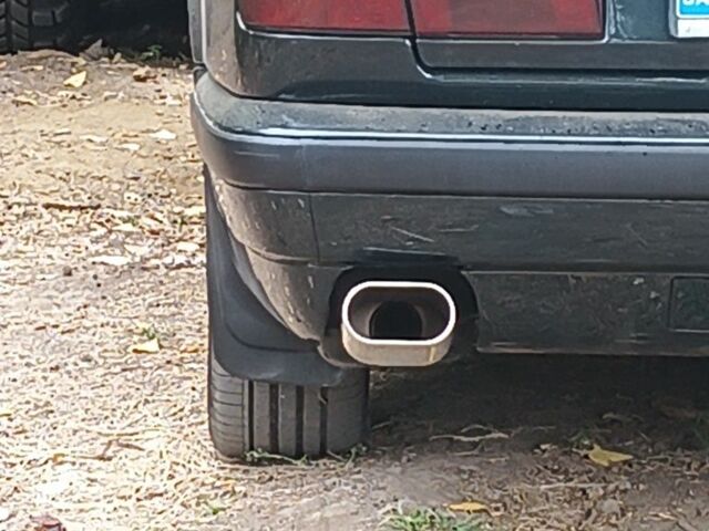 Зеленый БМВ 5 Серия, объемом двигателя 2 л и пробегом 500 тыс. км за 4500 $, фото 3 на Automoto.ua