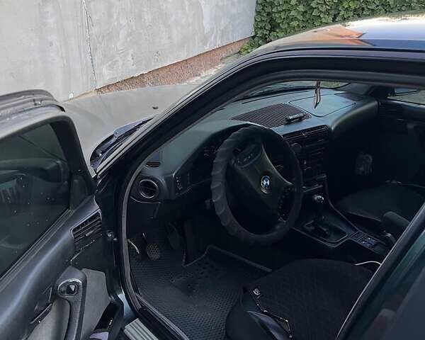 Зелений БМВ 5 Серія, об'ємом двигуна 2 л та пробігом 300 тис. км за 3500 $, фото 2 на Automoto.ua