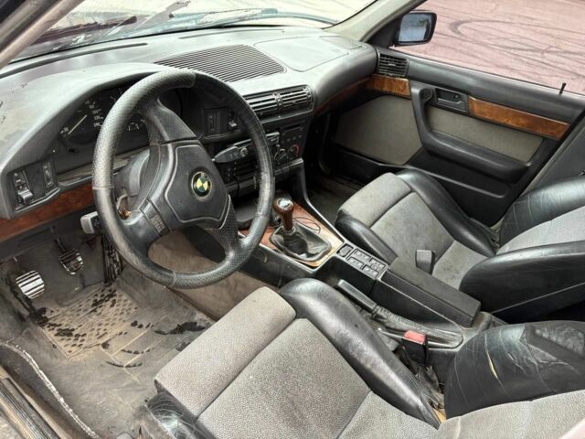 Зеленый БМВ 5 Серия, объемом двигателя 2 л и пробегом 300 тыс. км за 1500 $, фото 7 на Automoto.ua