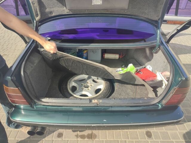 Зелений БМВ 5 Серія, об'ємом двигуна 2 л та пробігом 320 тис. км за 2900 $, фото 6 на Automoto.ua