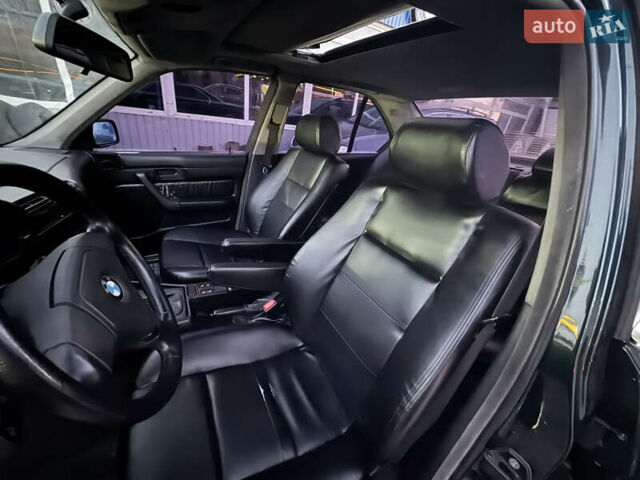 Зелений БМВ 5 Серія, об'ємом двигуна 2 л та пробігом 315 тис. км за 4000 $, фото 12 на Automoto.ua