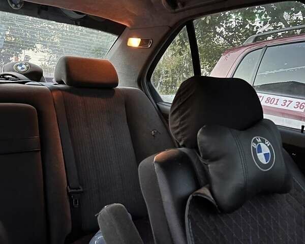 Зелений БМВ 5 Серія, об'ємом двигуна 2 л та пробігом 300 тис. км за 3500 $, фото 4 на Automoto.ua