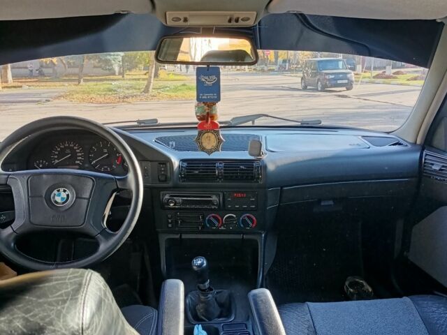 Зелений БМВ 5 Серія, об'ємом двигуна 2 л та пробігом 230 тис. км за 2600 $, фото 9 на Automoto.ua