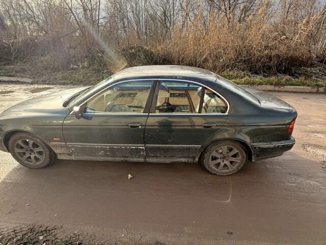 Зеленый БМВ 5 Серия, объемом двигателя 2.5 л и пробегом 260 тыс. км за 2500 $, фото 3 на Automoto.ua