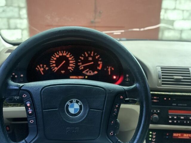 Зеленый БМВ 5 Серия, объемом двигателя 2.8 л и пробегом 300 тыс. км за 4600 $, фото 14 на Automoto.ua