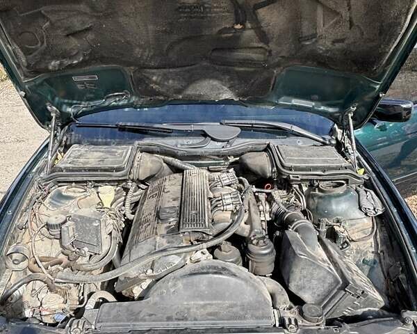 Зеленый БМВ 5 Серия, объемом двигателя 2.49 л и пробегом 400 тыс. км за 4999 $, фото 5 на Automoto.ua