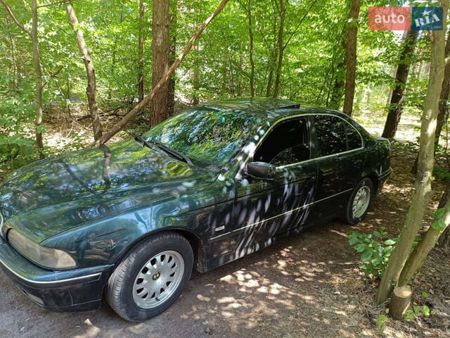 Зелений БМВ 5 Серія, об'ємом двигуна 1.99 л та пробігом 270 тис. км за 3000 $, фото 3 на Automoto.ua