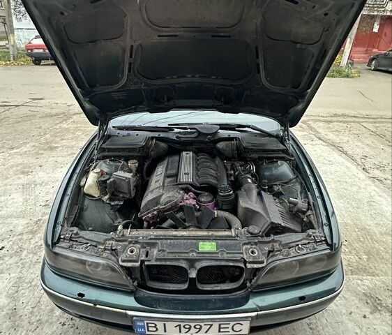 Зеленый БМВ 5 Серия, объемом двигателя 2.8 л и пробегом 300 тыс. км за 4600 $, фото 4 на Automoto.ua