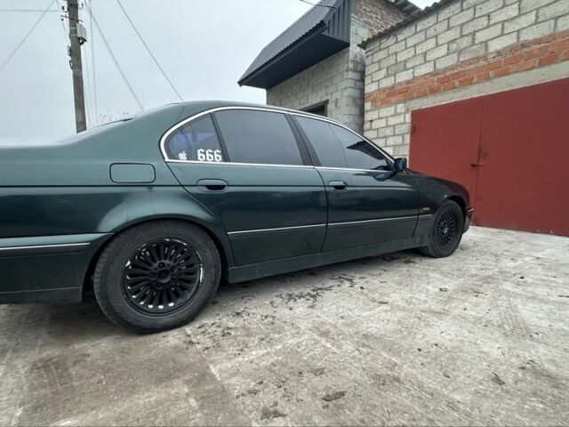 Зеленый БМВ 5 Серия, объемом двигателя 2.8 л и пробегом 300 тыс. км за 4600 $, фото 1 на Automoto.ua