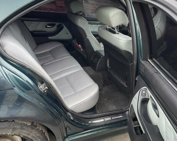 Зеленый БМВ 5 Серия, объемом двигателя 2.5 л и пробегом 450 тыс. км за 3899 $, фото 10 на Automoto.ua