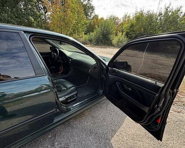 Зеленый БМВ 5 Серия, объемом двигателя 2.49 л и пробегом 400 тыс. км за 4999 $, фото 2 на Automoto.ua