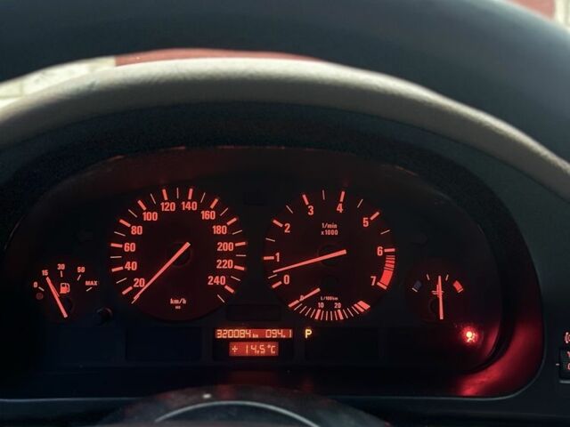 Зеленый БМВ 5 Серия, объемом двигателя 2.8 л и пробегом 300 тыс. км за 4600 $, фото 13 на Automoto.ua