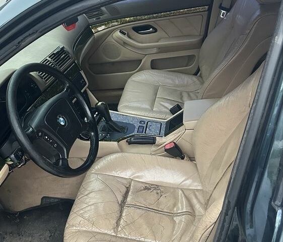 Зеленый БМВ 5 Серия, объемом двигателя 2.8 л и пробегом 300 тыс. км за 4600 $, фото 6 на Automoto.ua