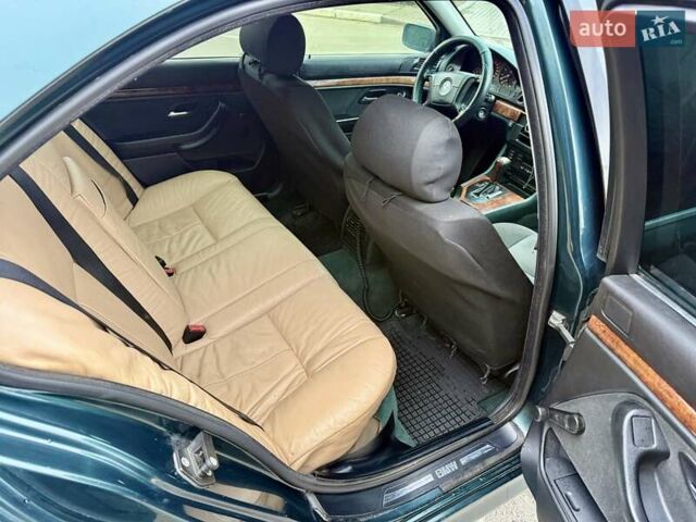 Зелений БМВ 5 Серія, об'ємом двигуна 2 л та пробігом 370 тис. км за 3000 $, фото 10 на Automoto.ua