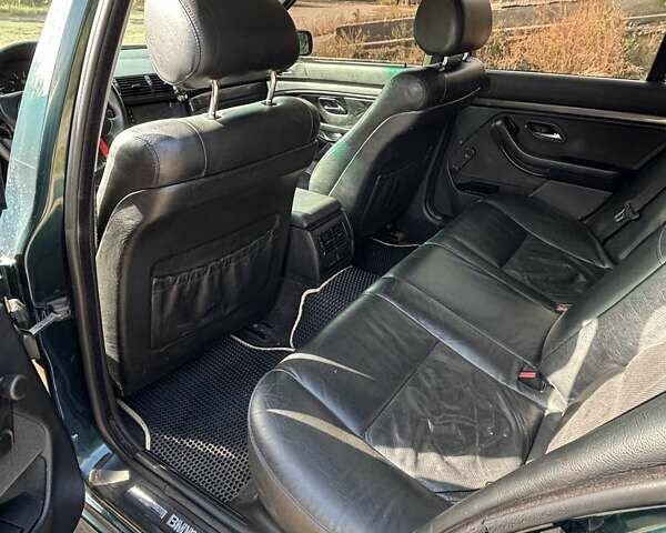 Зеленый БМВ 5 Серия, объемом двигателя 2.49 л и пробегом 400 тыс. км за 4999 $, фото 4 на Automoto.ua