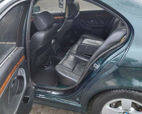 Зеленый БМВ 5 Серия, объемом двигателя 2 л и пробегом 350 тыс. км за 3200 $, фото 6 на Automoto.ua