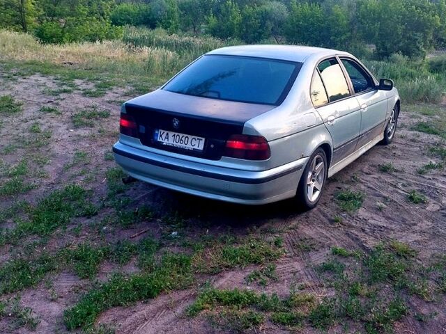 Зеленый БМВ 5 Серия, объемом двигателя 2.5 л и пробегом 226 тыс. км за 2700 $, фото 2 на Automoto.ua